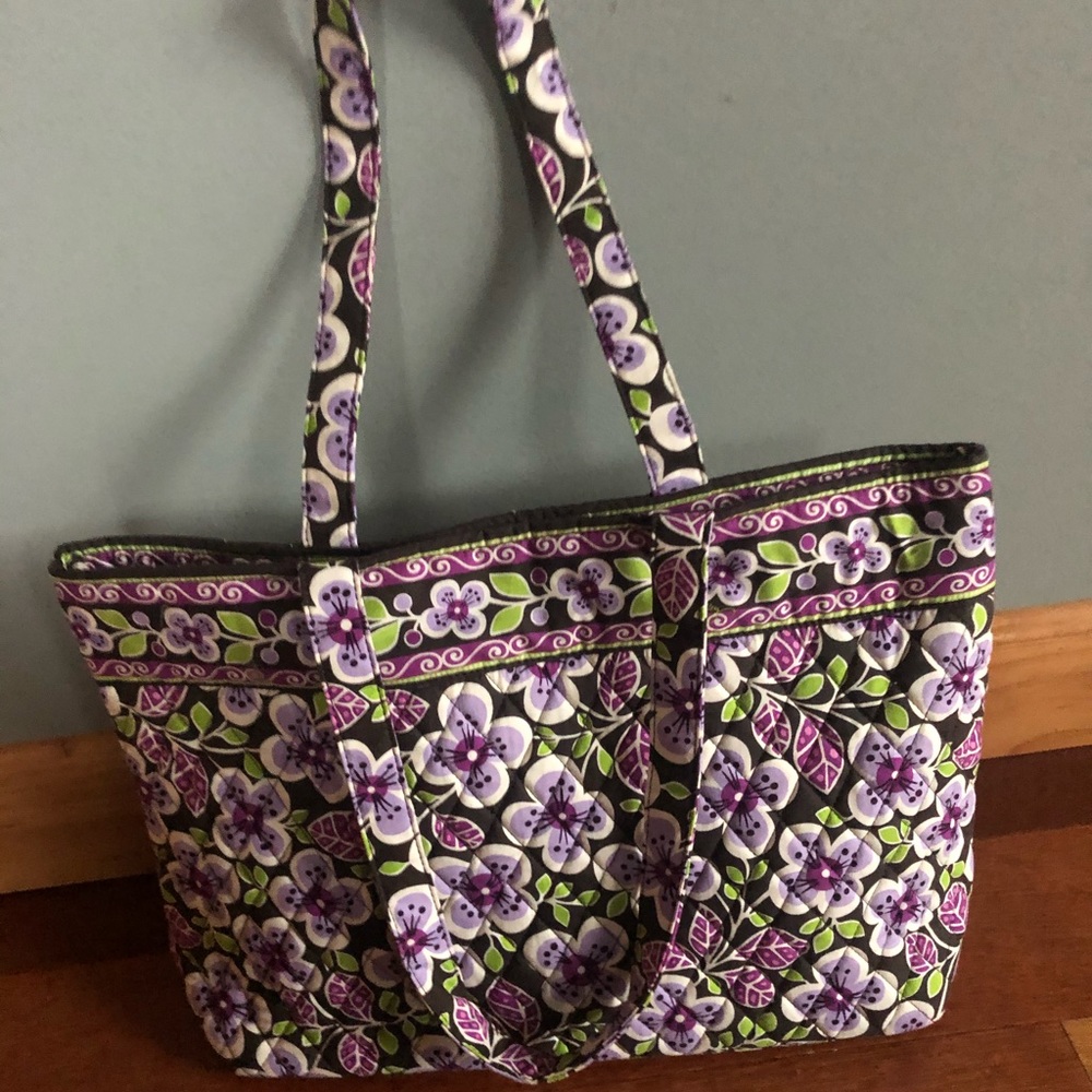 Vera tote